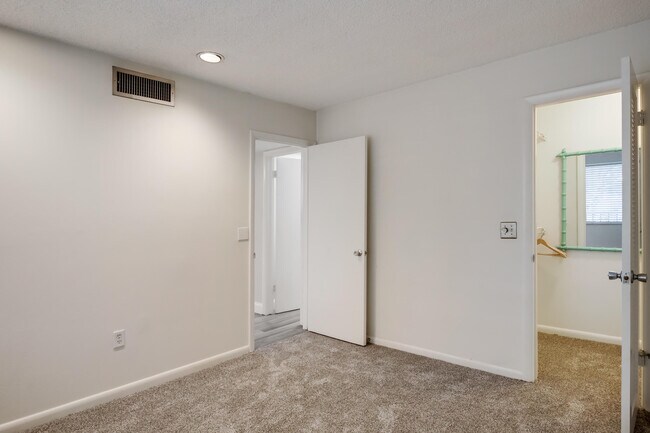 Building Photo - 4801 Esedra Ct