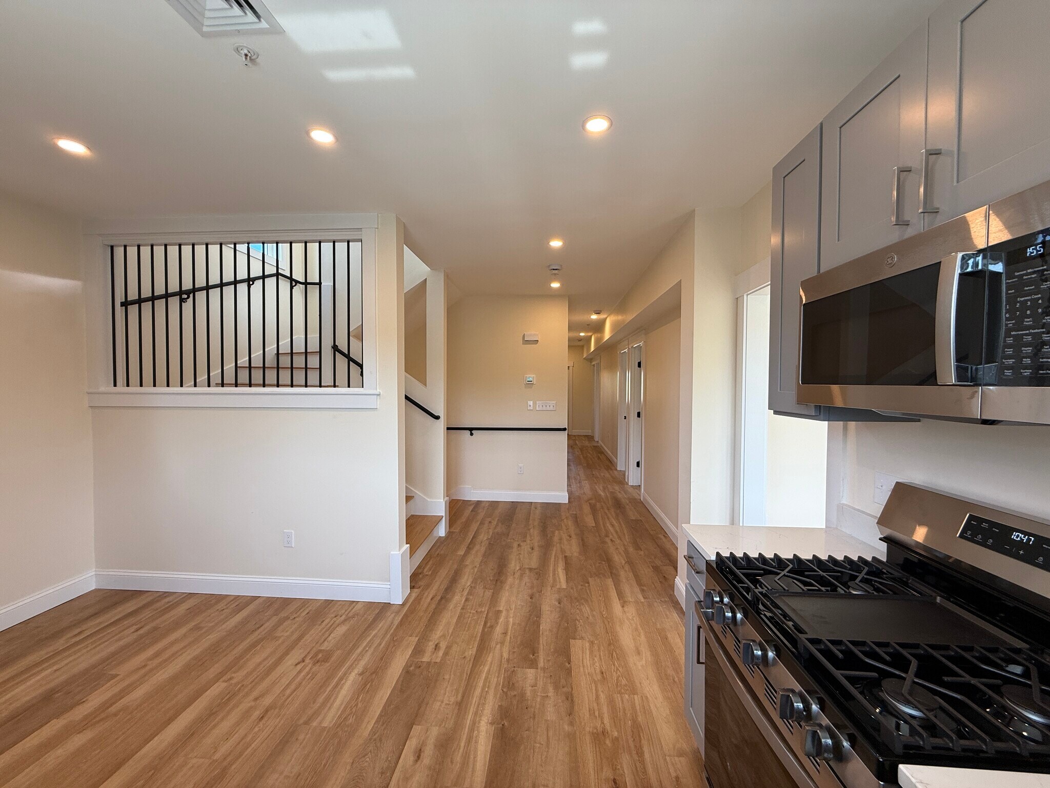 Building Photo - 14 Dorr St