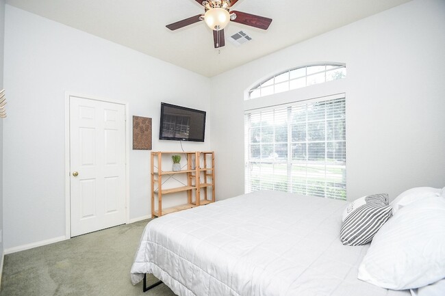 Building Photo - 7219 Colony Bend Ln