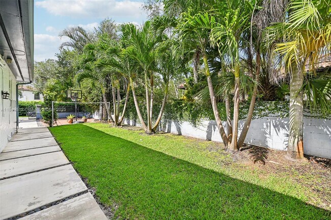 Building Photo - 5703 SW 83rd St