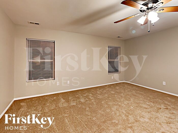 Building Photo - 3005 Buckleigh Dr