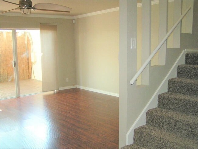 Building Photo - 6627 Valleyside Rd