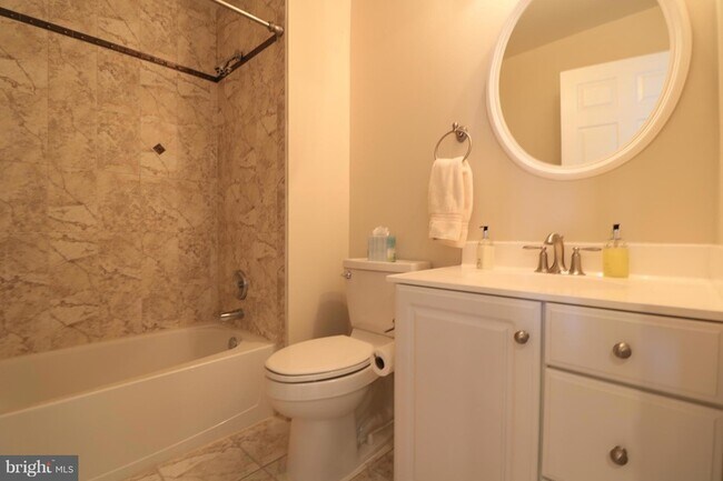 Building Photo - 13539 Flowerfield Dr