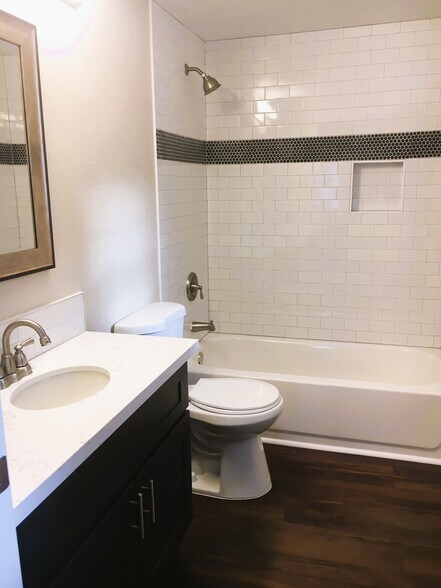Bathroom 2-Main - 613 Broadway Ave