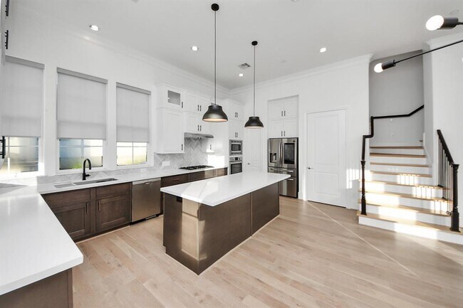 Building Photo - 4005 Woodshire Vlg Ests