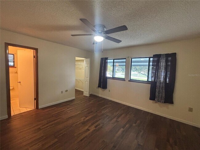 Building Photo - 10211 SW 93rd Ct