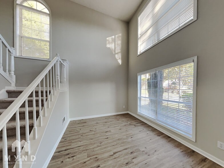 Building Photo - 839 Whitehaven Ln