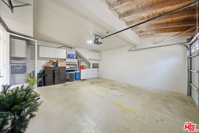 Building Photo - 3442 Del Amo Blvd