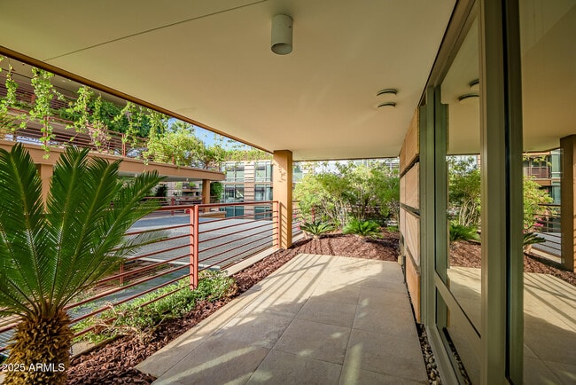 Building Photo - 7141 E Rancho Vista Dr