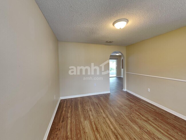 Building Photo - 3275 Hunters Chase Loop