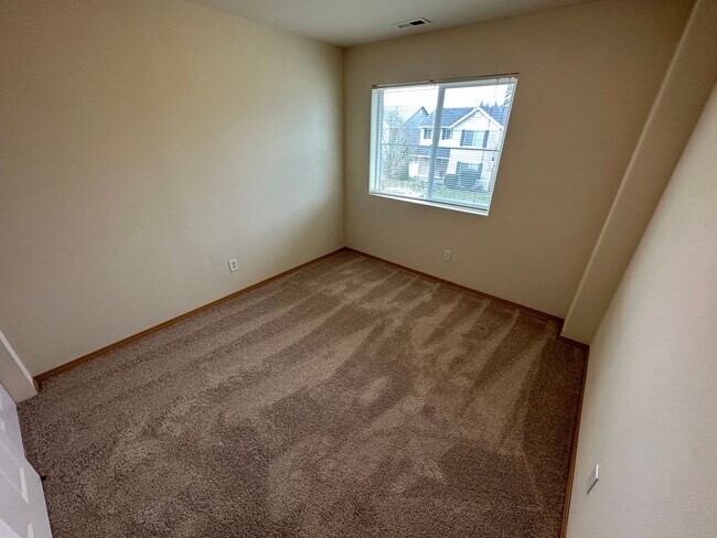 Building Photo - 2125 Bobs Hollow Ln