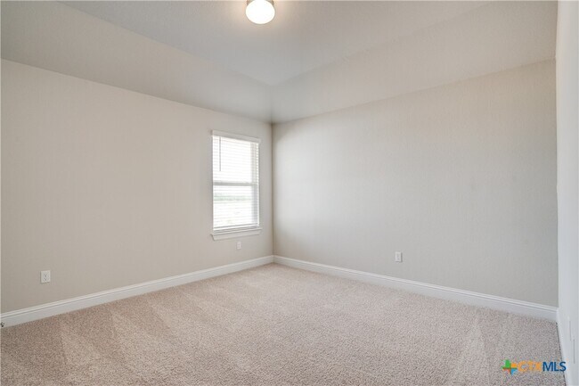 Building Photo - 130 Hidden Branch Cv