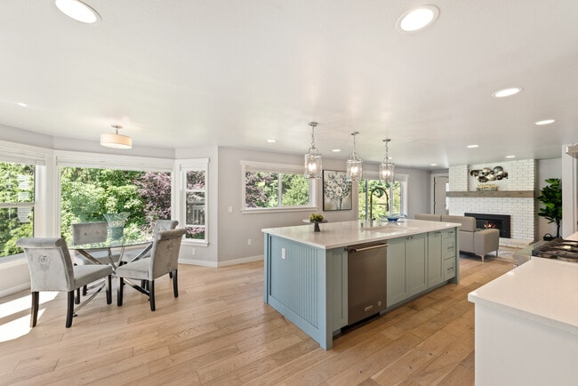 Building Photo - 6119 114th Ave NE