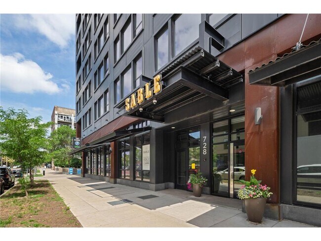 Building Photo - 728 N 3rd St