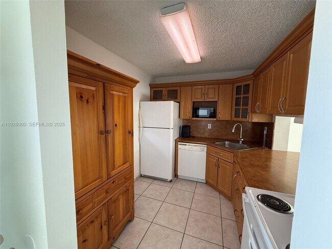 Building Photo - 15969 NW 64th Ave