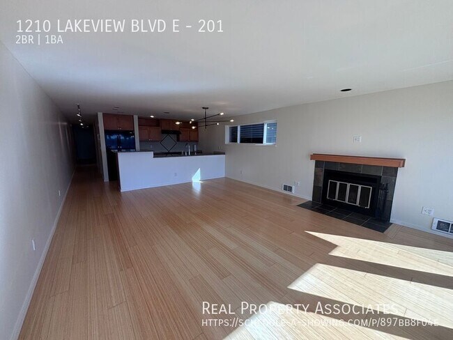 Building Photo - 1210 Lakeview Blvd E