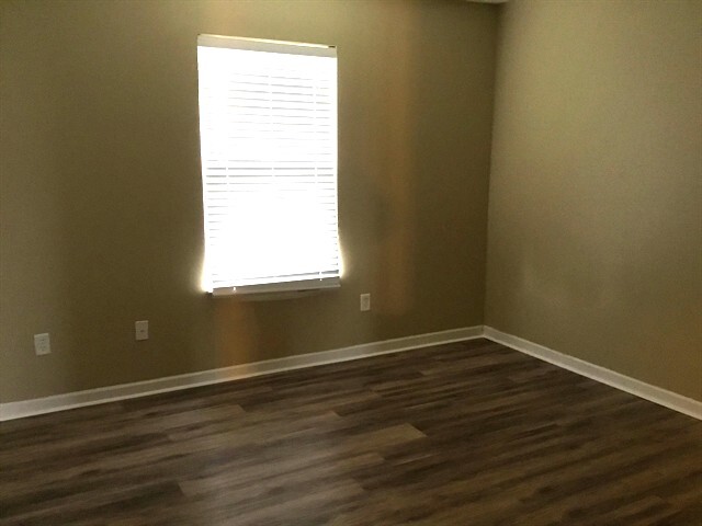 Building Photo - 357 Pinecrest Ct