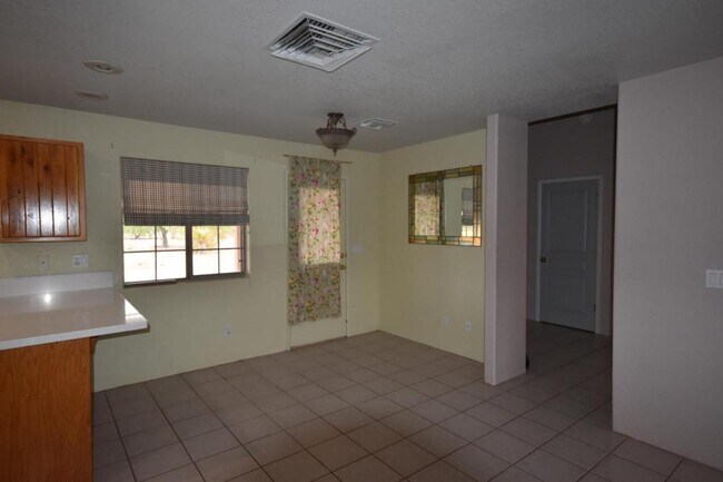 Building Photo - 7808 Chinle Dr