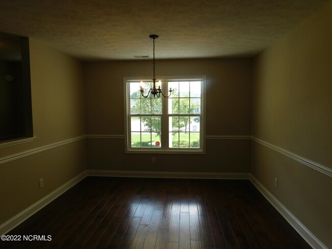 Building Photo - 1504 Mesquite Ct