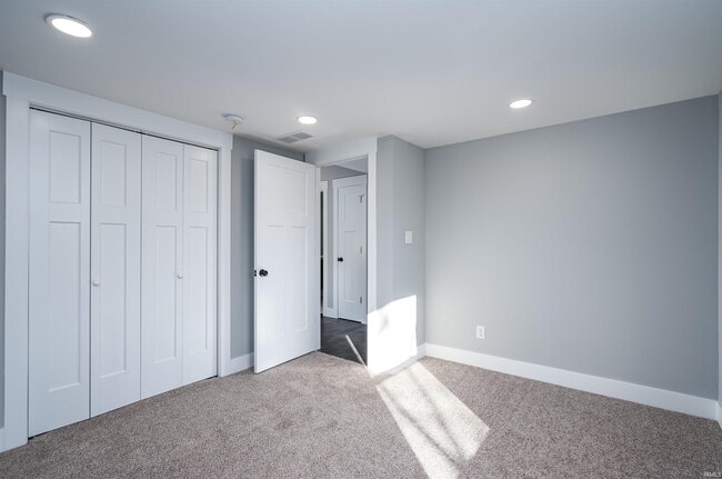 Building Photo - 1700 E Moffett Ln