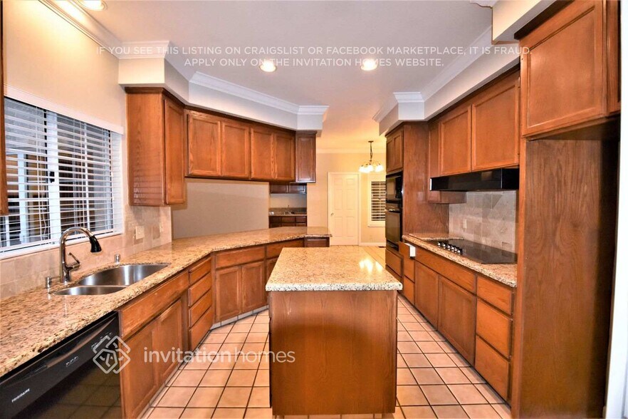 Building Photo - 2209 St Anton Dr
