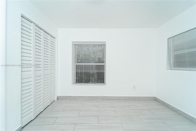 Building Photo - 5725 NW 24th Ave