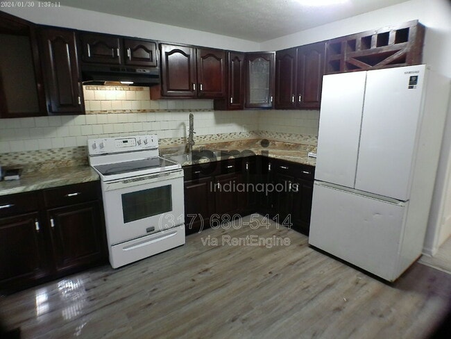 Building Photo - 1061 W 33rd St