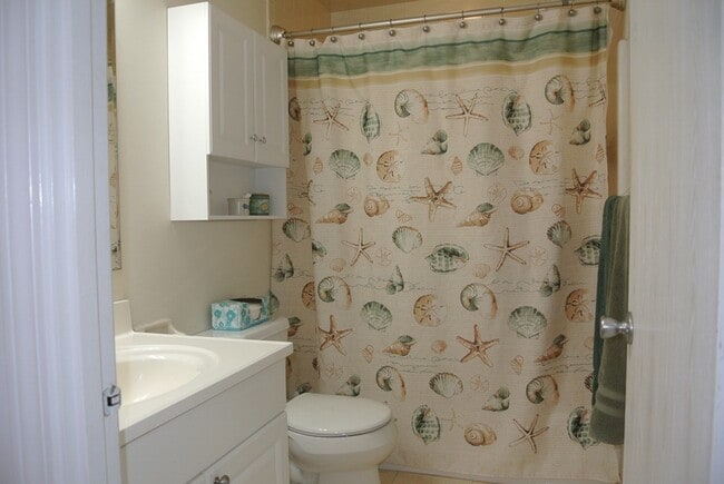 Building Photo - 19 Pine St