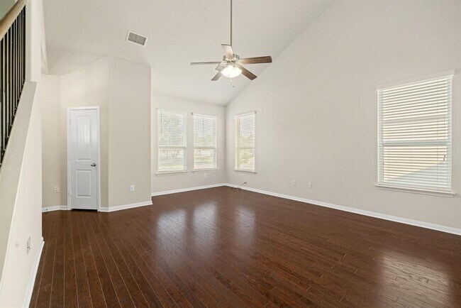 Building Photo - 1704 Willow Vista