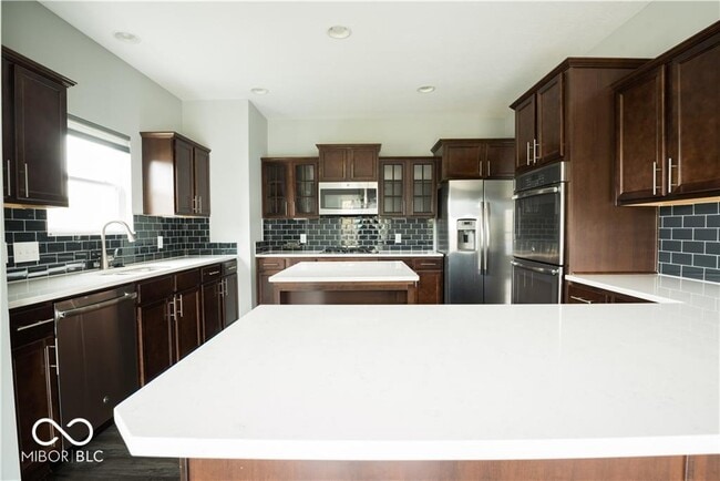 Building Photo - 15665 Eastpark Dr