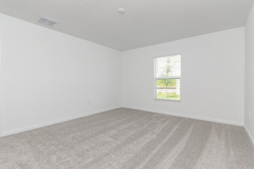 Building Photo - 2442 McKinley Dr
