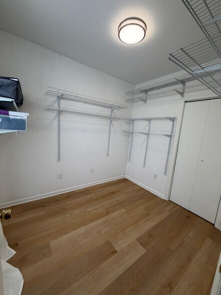 Building Photo - 88 Devon Ter