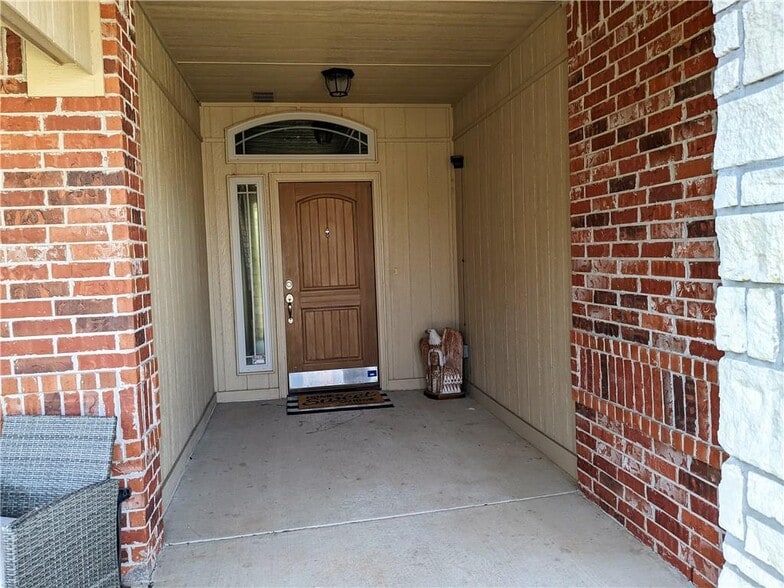 Building Photo - 2508 Black Oaks Cir