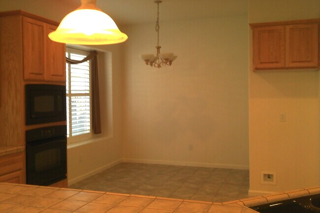 Building Photo - 6503 Kingbird Ct