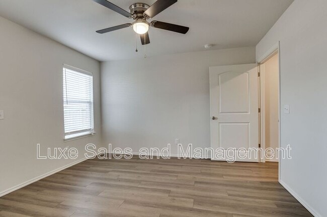 Building Photo - 10809 NW 119th St