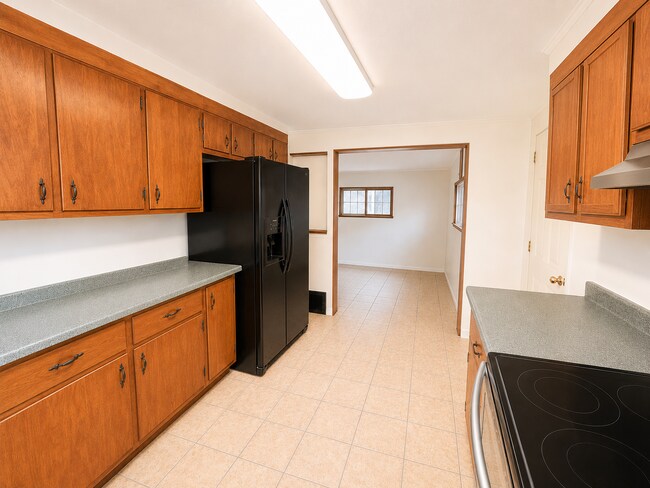 Building Photo - 1445 Hulton Rd