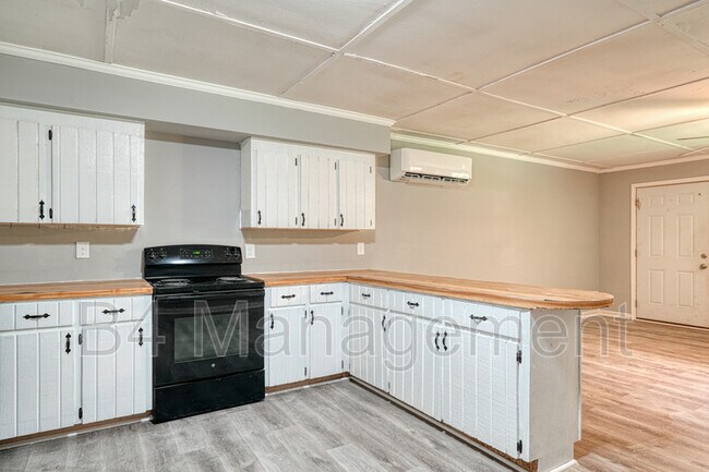 Building Photo - 168 Cherokee Cir