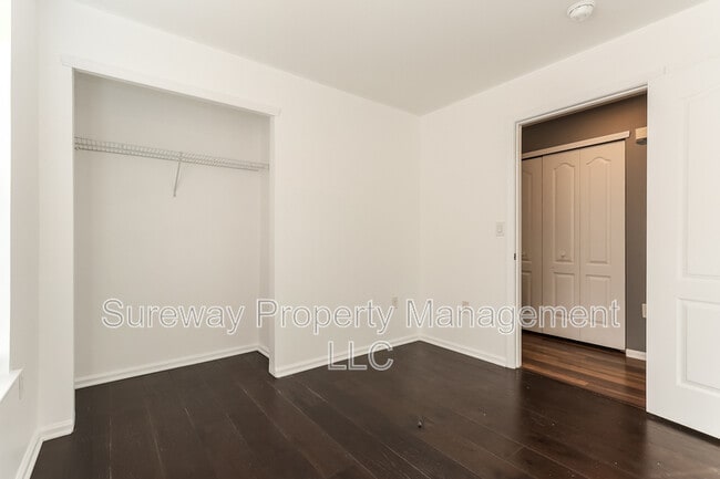 Building Photo - 8 Highbridge Ln