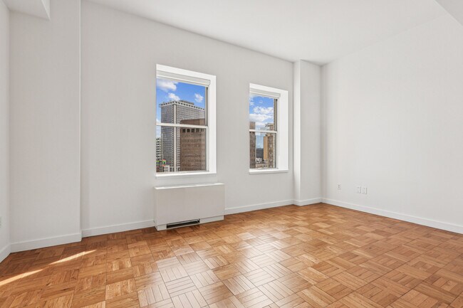 Interior Photo - 20 Exchange