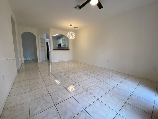 Building Photo - 771 E Mowry Ct