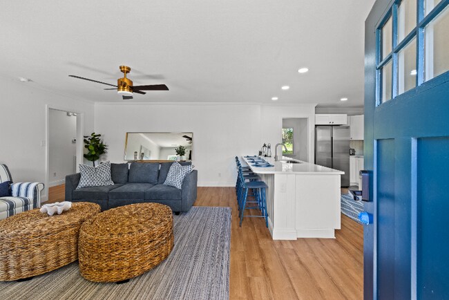 Building Photo - 405 11th St