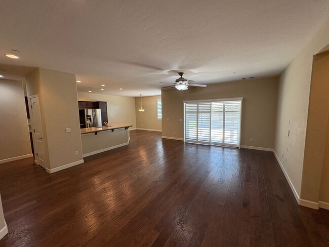 Building Photo - SE Visalia home Coming Soon!!