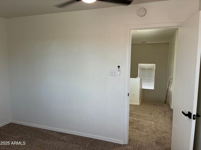 Building Photo - 7287 S Sunrise Way
