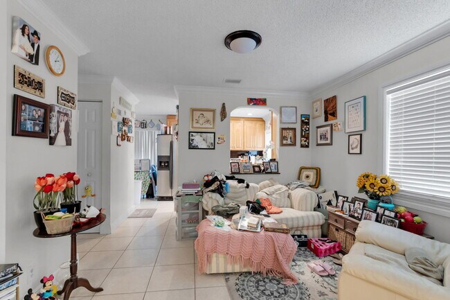 Building Photo - 7890 Lago Del Mar Dr
