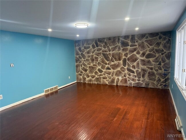 Building Photo - 116 Nicholson St