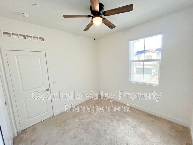 Building Photo - 76279 Cambridge Dr