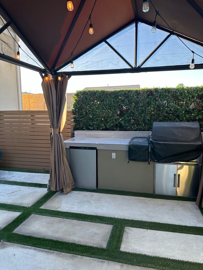 Building Photo - 3321 View Ridge Drive