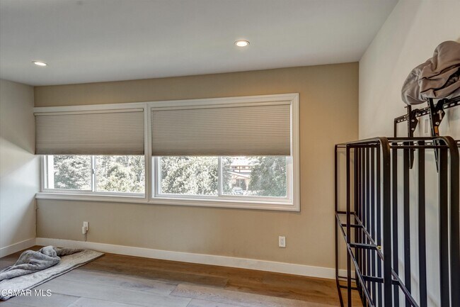 Building Photo - 4833 Dunman Ave