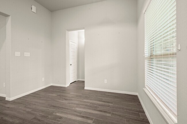 Building Photo - 6322 Lemon Balm Ln