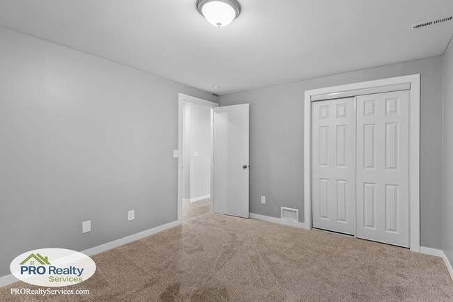 Building Photo - 5 Bedroom Home in Crystal